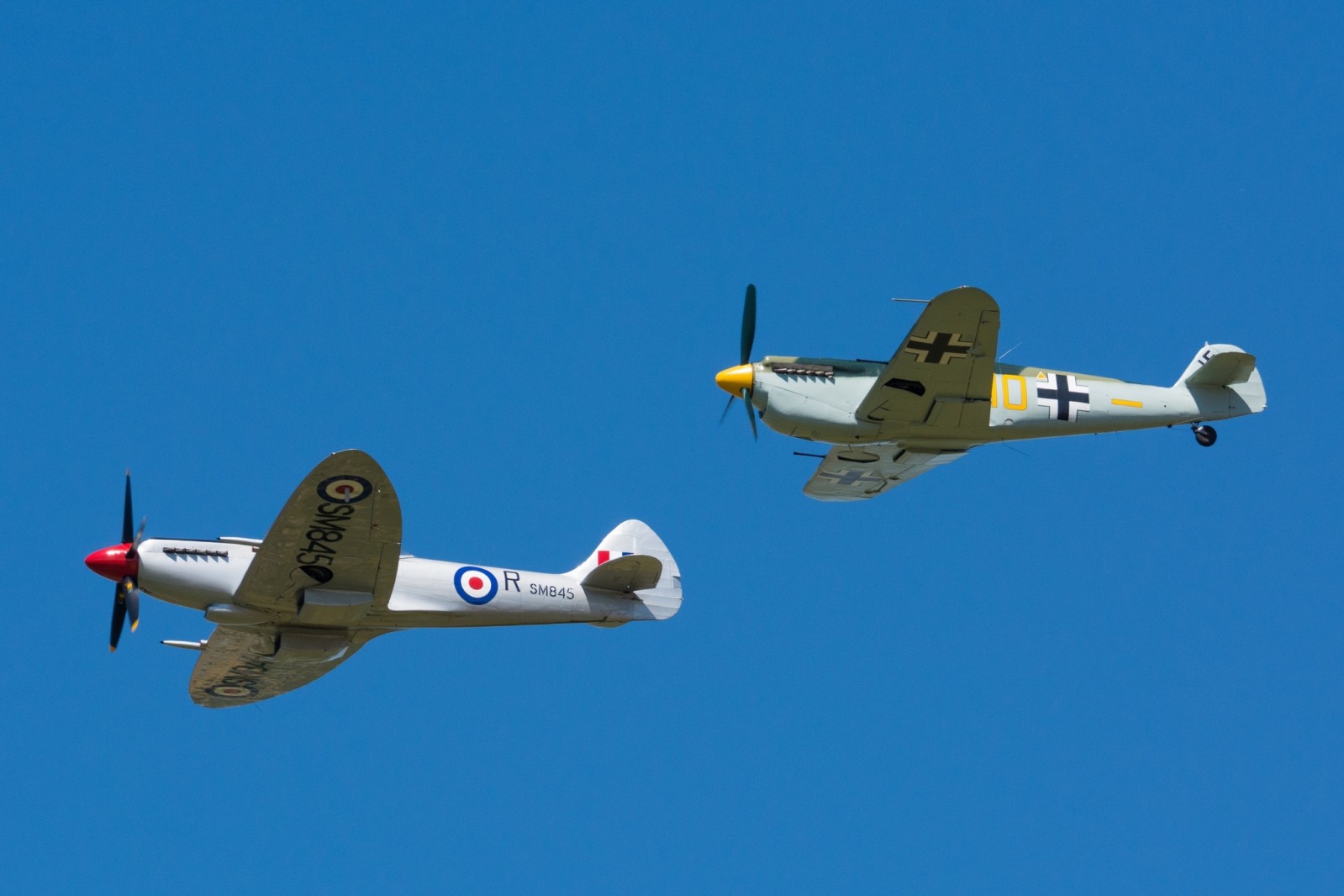 Spitfire MkXVIII &amp; HA-1112-M1L BUCHÓN